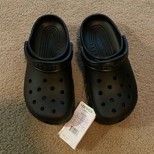 Black crocs